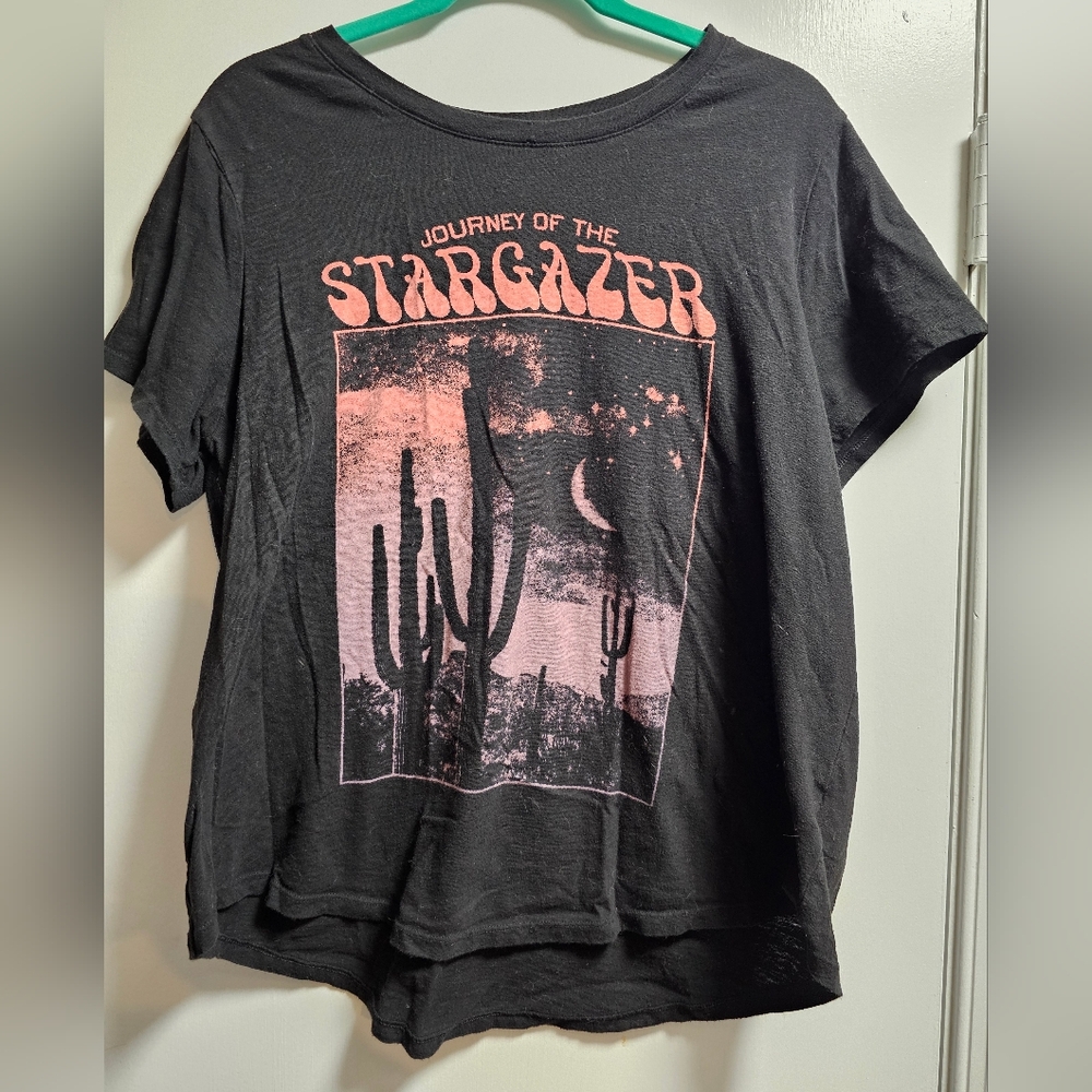 Old Navy EveryWear Slub-Knit Graphic T-Shirt in Journey of the Stargazer - XL